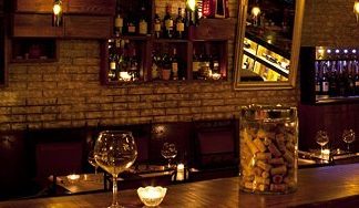 DVino, comida mediterránea, buen vino y café