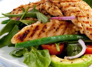 ¿Cómo comer saludable fuera de casa?