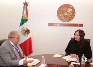 Dr. Efren Calvo en reunión con el Senado de México